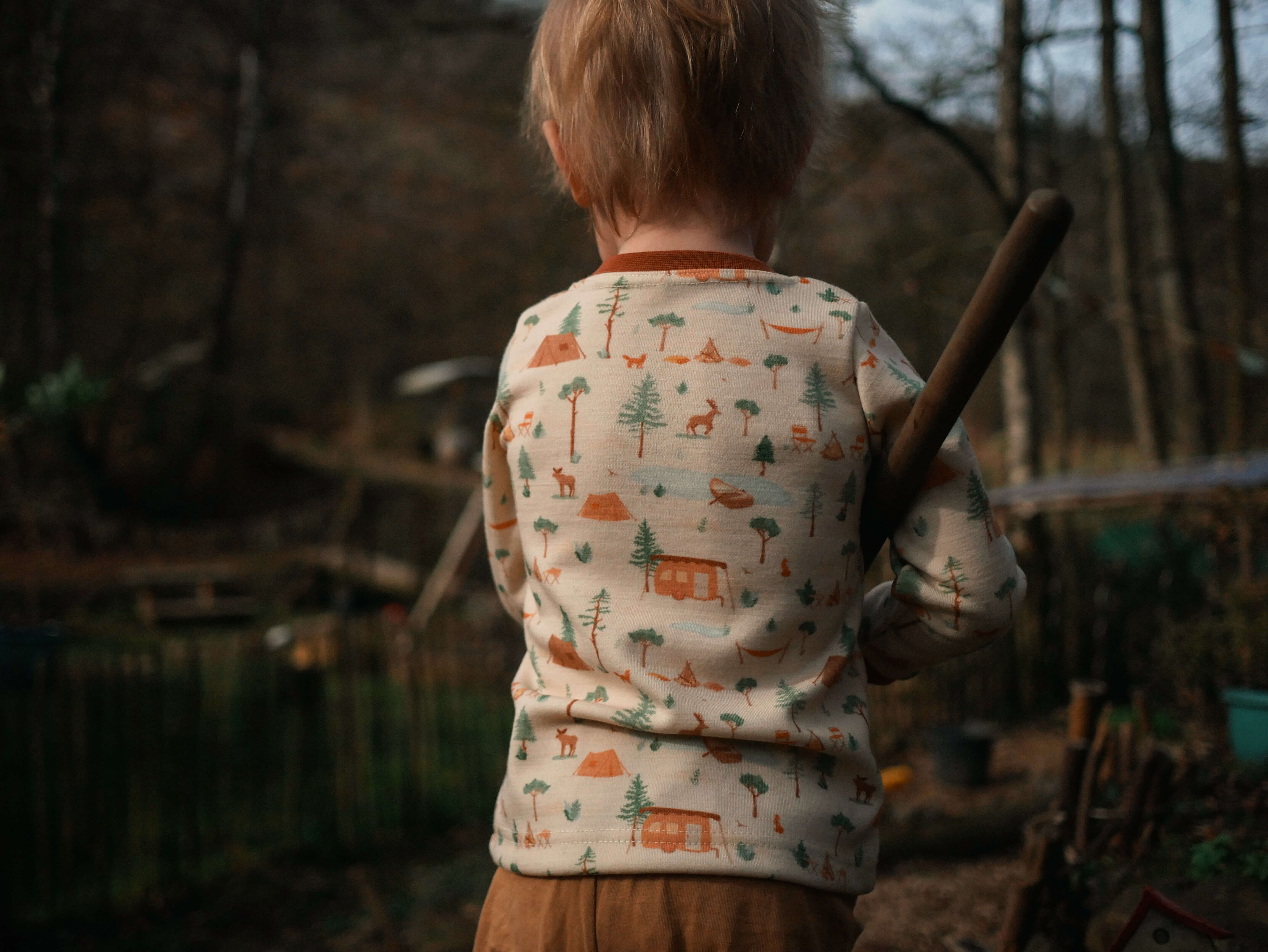Kindersweatshirt "Waldzelten" aus feinster Bio Merinowolle Rückseite